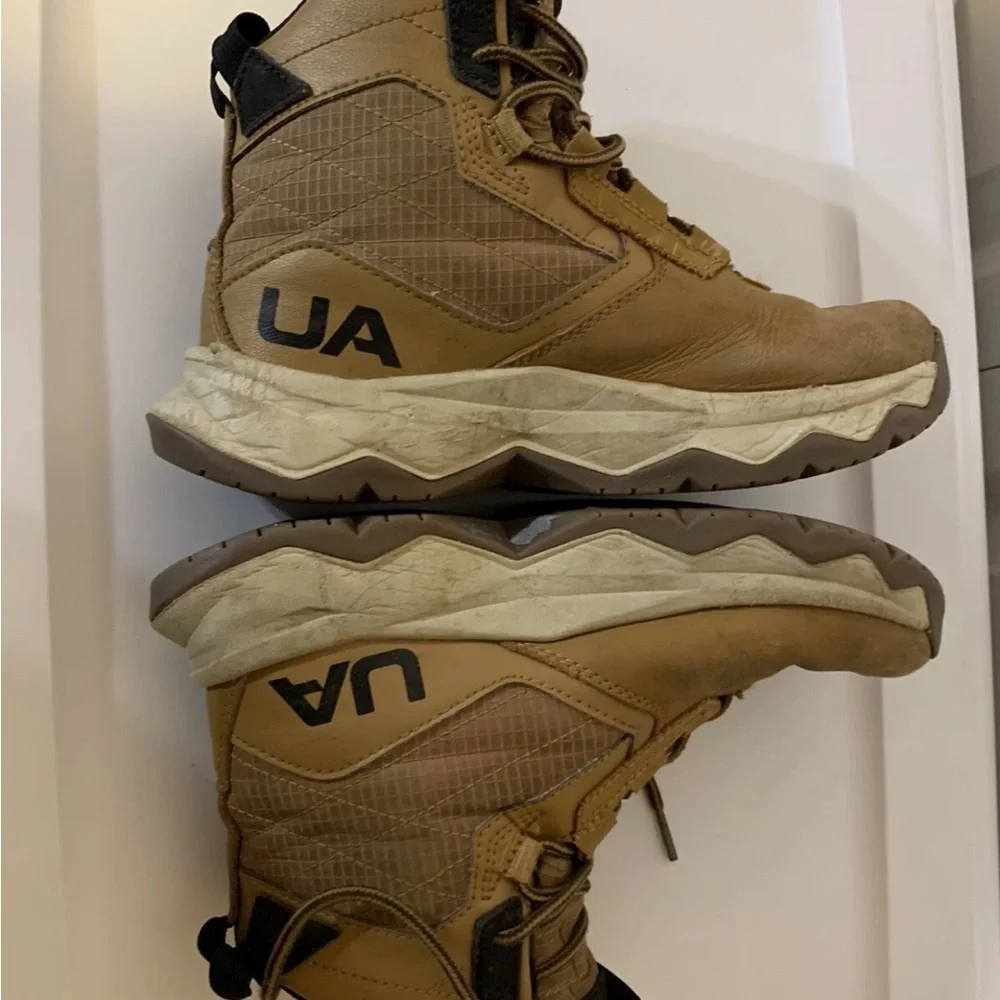 Under Armour youth Sz 4Y‎ Brown Athletic Shoes